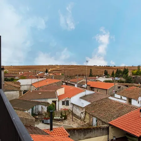 Dona Manuela Kır Evi *