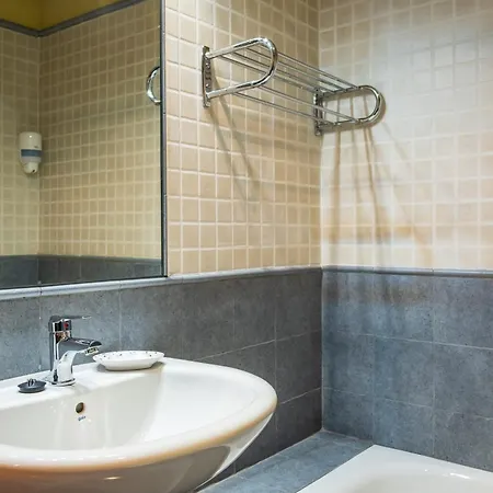 Dona Manuela Kır Evi *