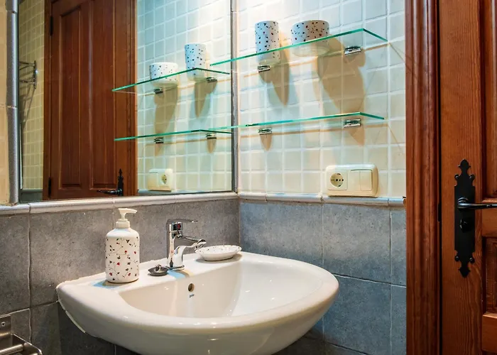 Dona Manuela Valdemierque